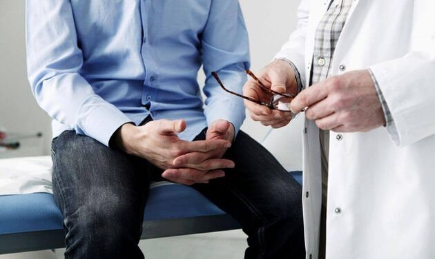 Vīrietis pie ārsta ar prostatīta simptomiem